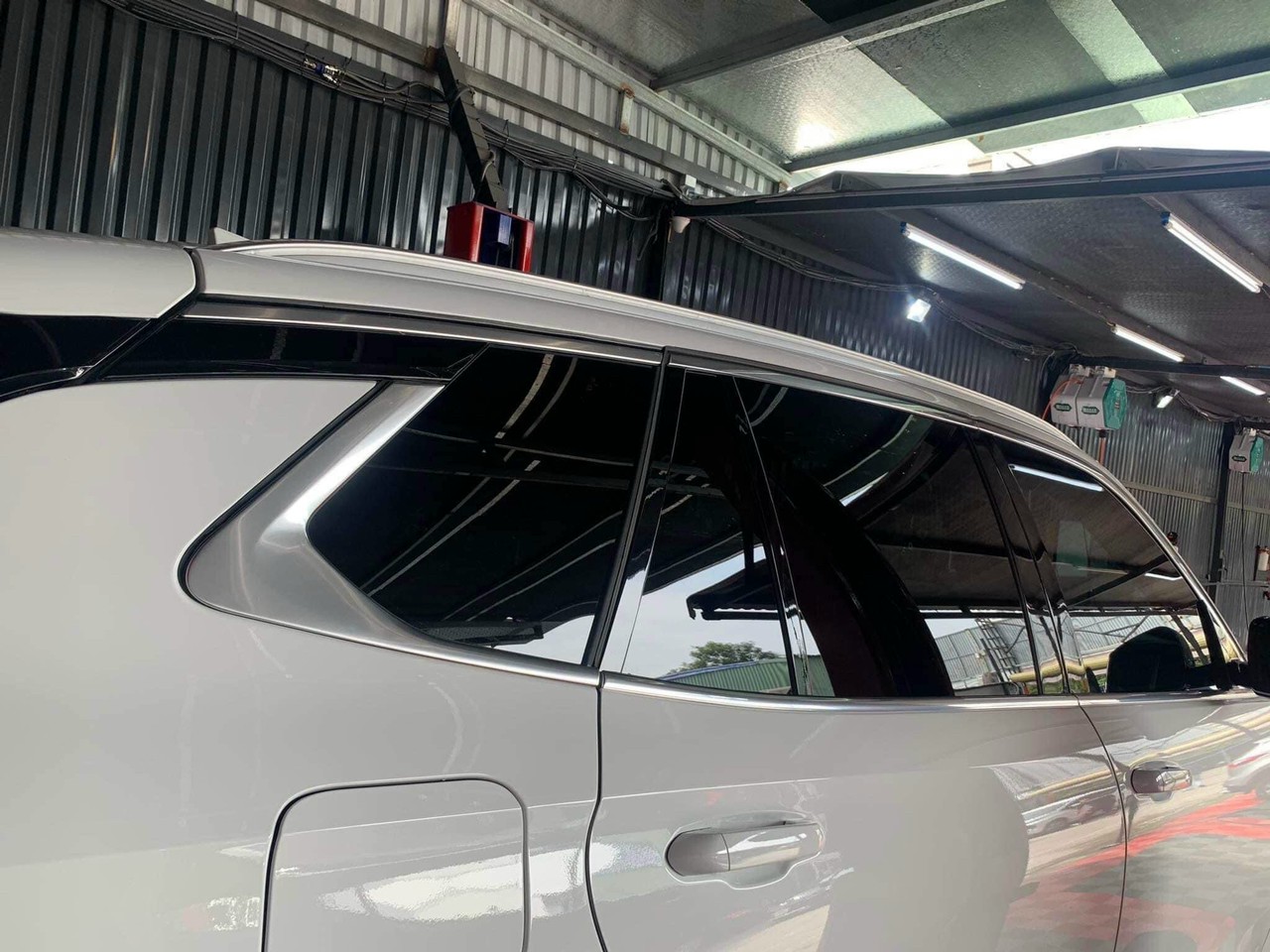 Nẹp viền mạ xe Vinfast Lux Sa