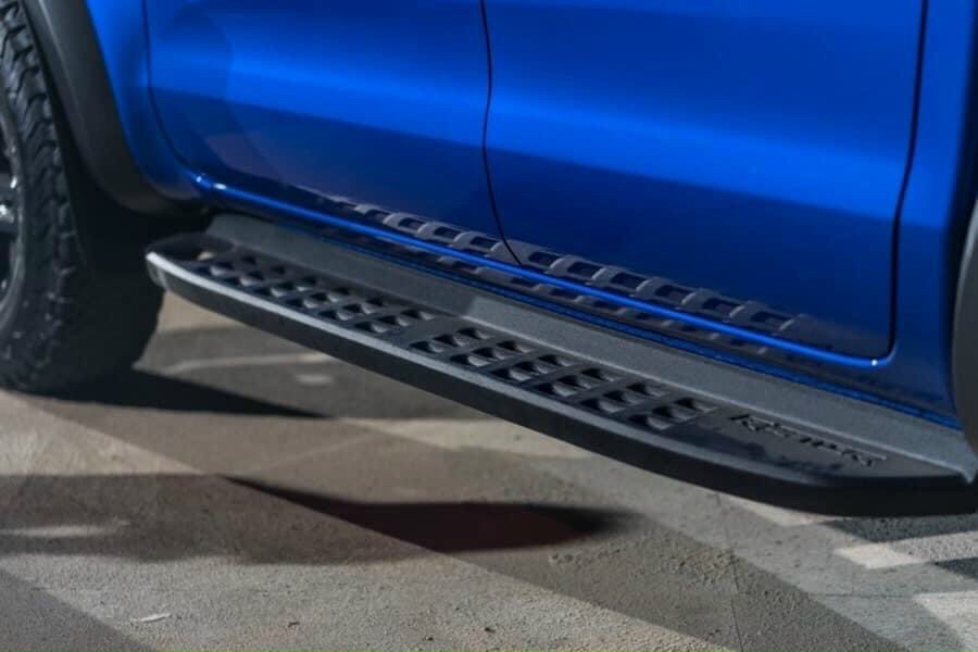 Bậc lên xuống  - Bệ bước chân Ford Ranger Wildtrak