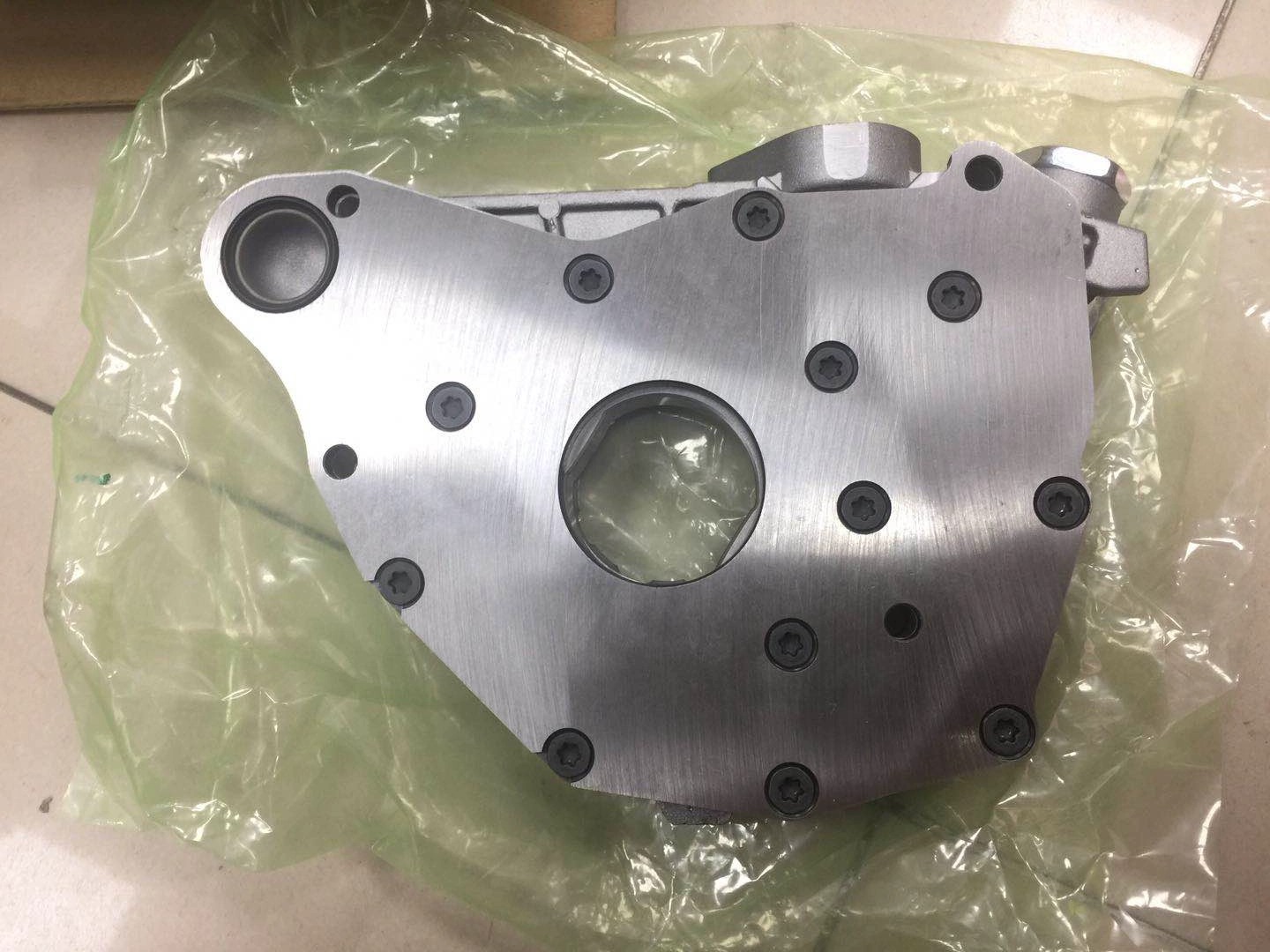 Bơm dầu máy Range Rover 2002 - 2009