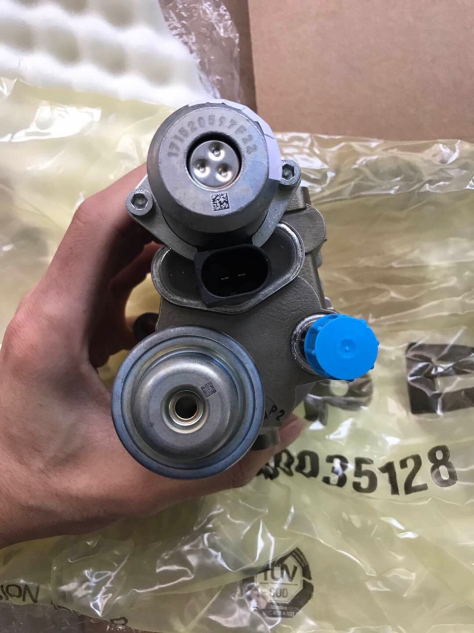 Bơm cao áp Bmw X3 2011-2012