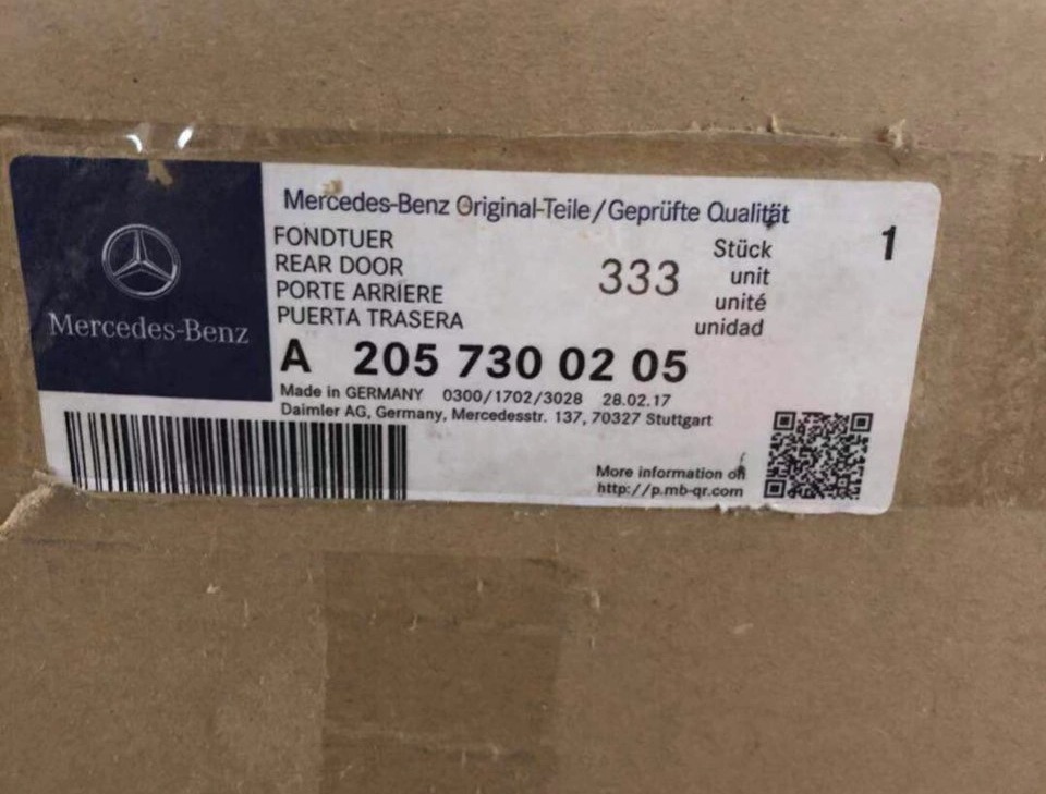 Cánh cửa sau Mercedes C300 2017