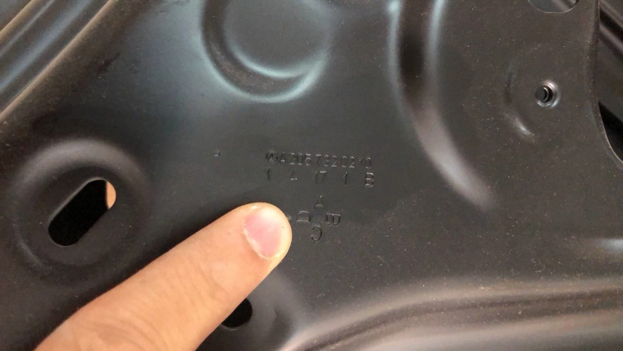 Cánh cửa sau Mercedes C300 2017