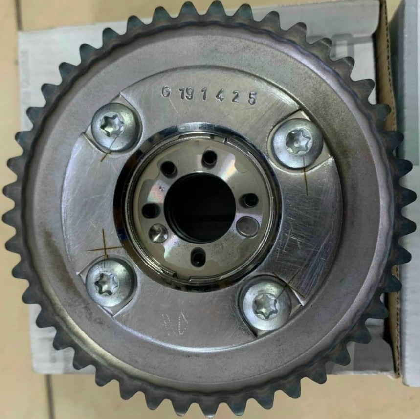 Bánh răng cam - nhông cam hút xe Mercedes C250 2013