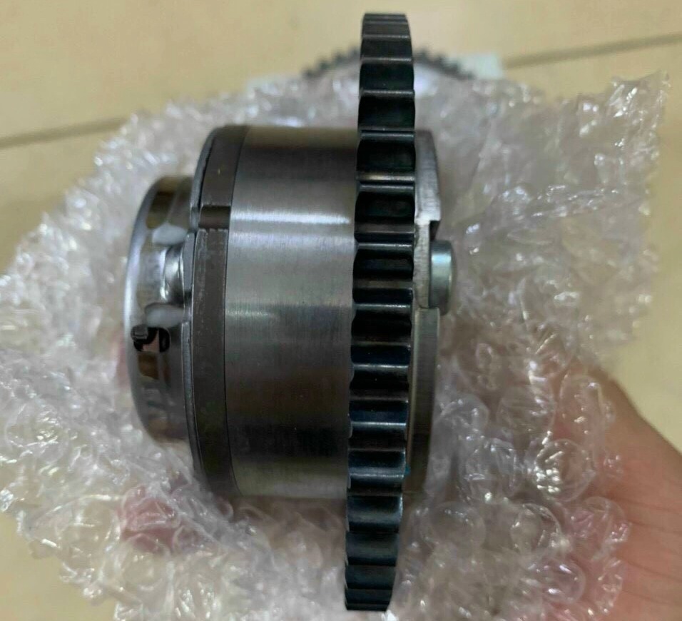 Bánh răng cam - nhông cam hút xe Mercedes C250 2013