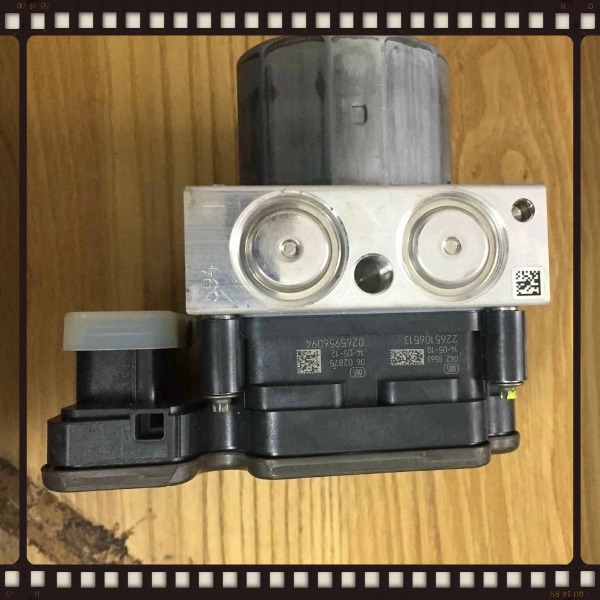 Cụm bơm ABS Mercedes E300