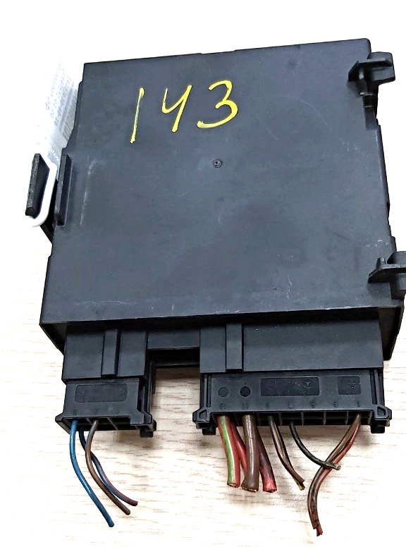 Hộp điều khiển cốp sau Mercedes S320