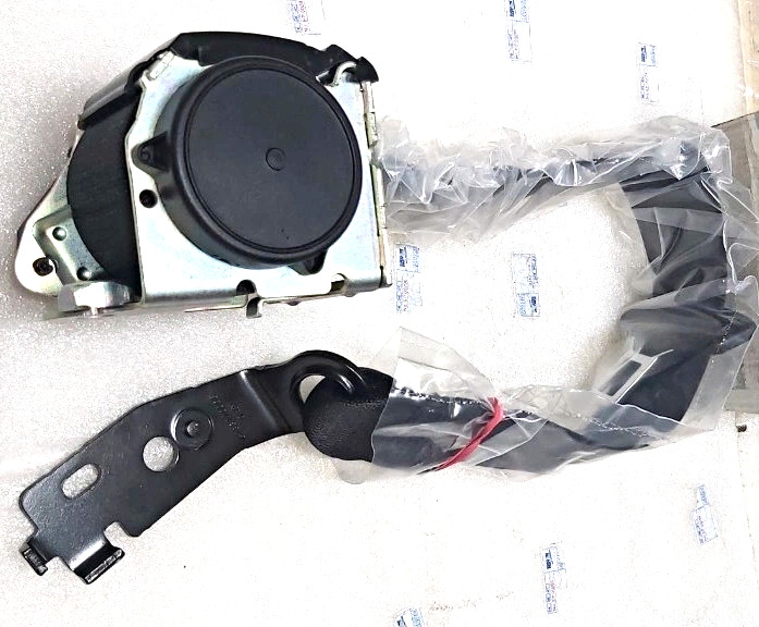 Cụm dây đai an toàn sau Mercedes E Class W213