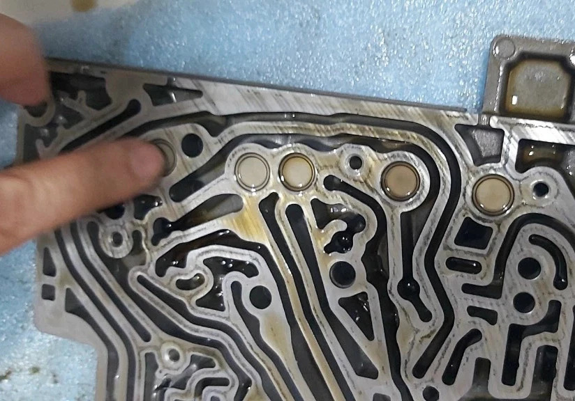 Piston body van hộp số Bmw