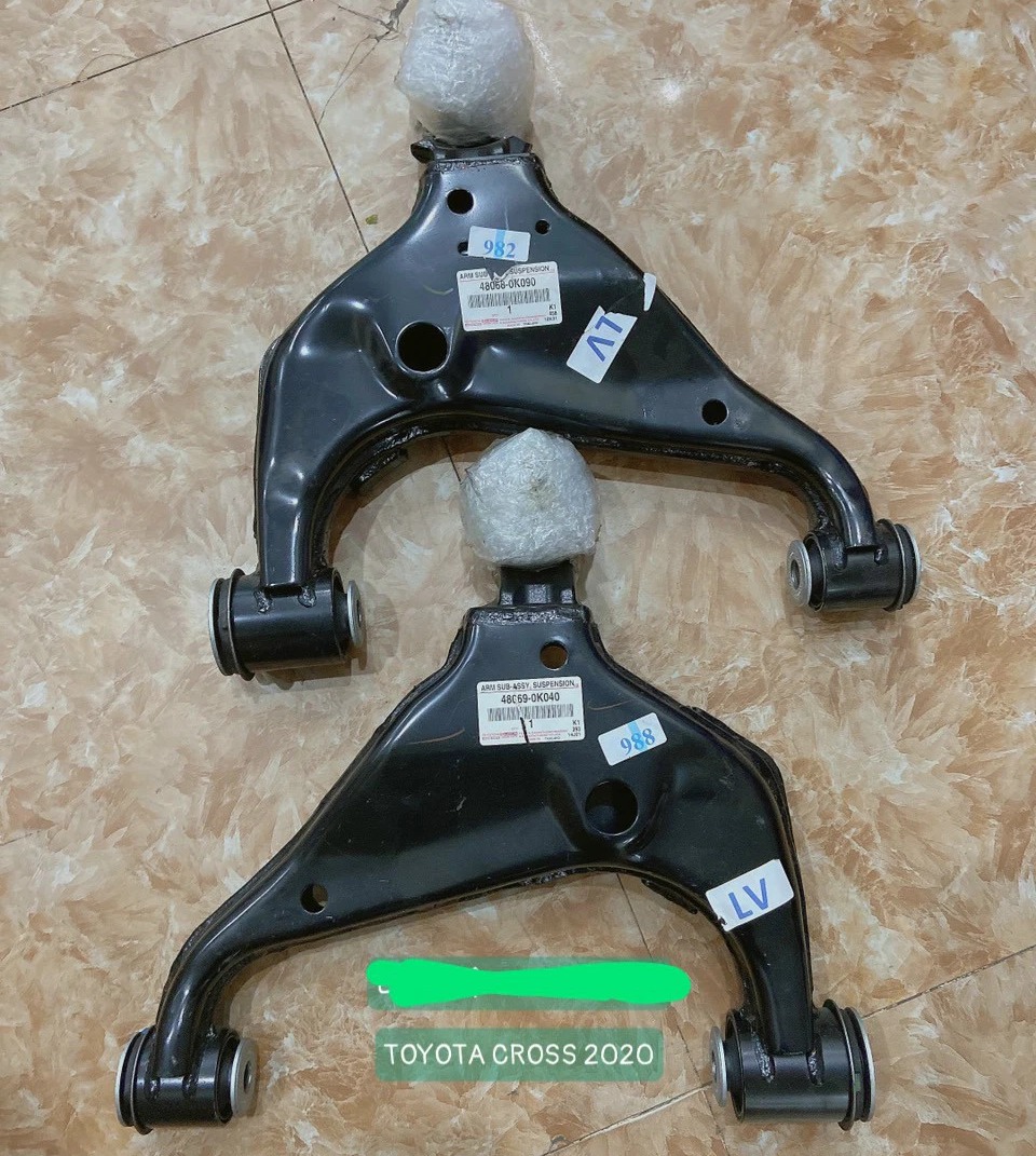 Càng A Toyota Corola Cross 2020