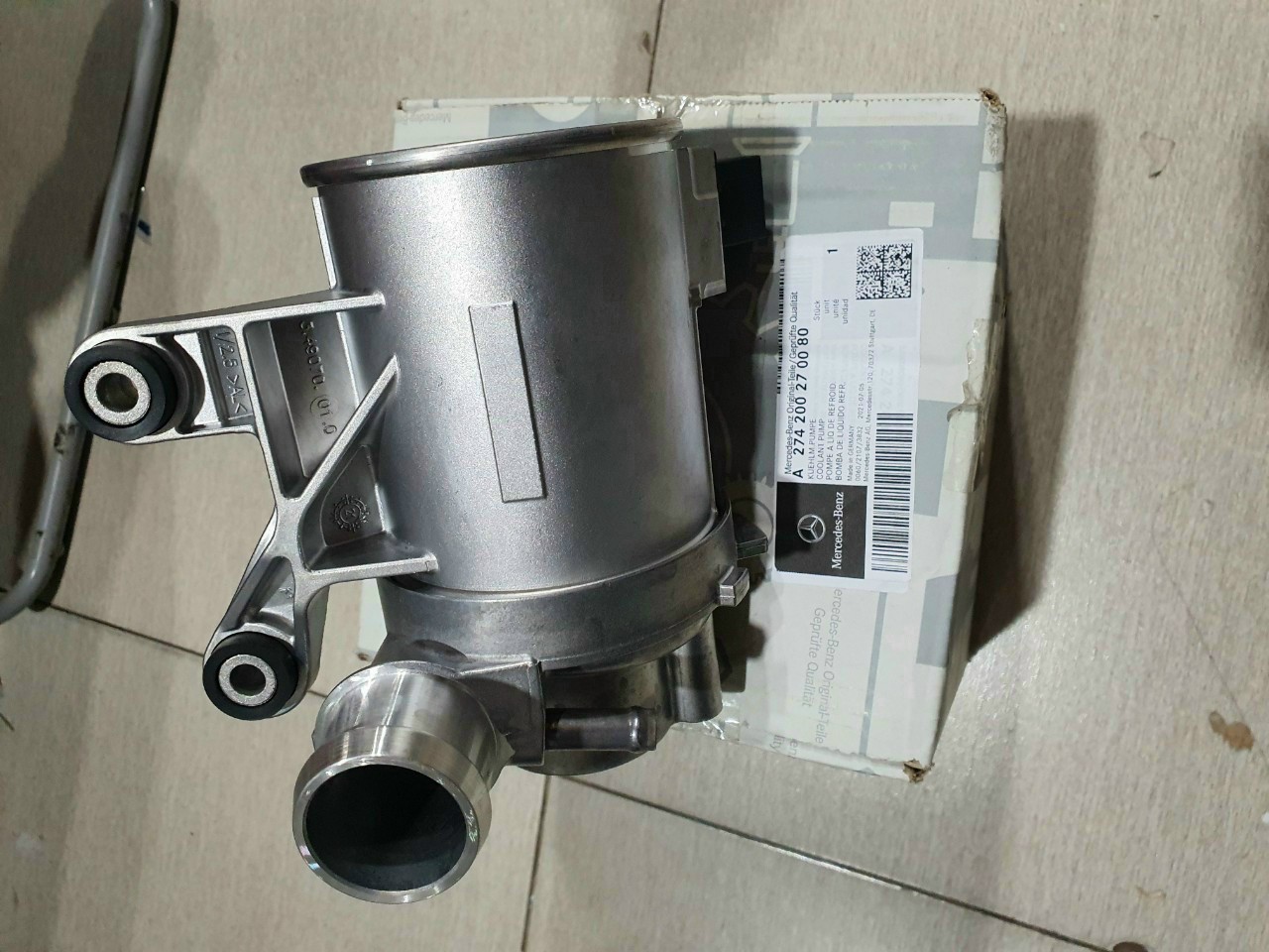 Bơm nước động cơ Mercedes C300 Mã A 274 200 27 00 80