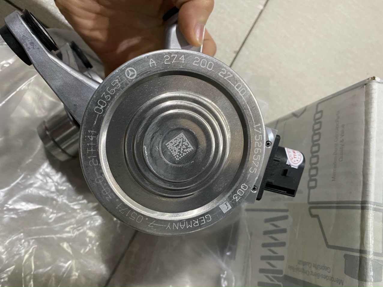 Bơm nước động cơ Mercedes C300 Mã A 274 200 27 00 80