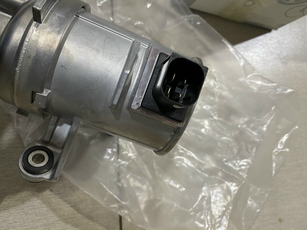 Bơm nước động cơ Mercedes GLC300 Mã A 274 200 2700 80