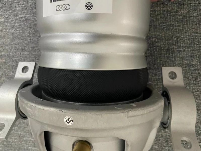 Giảm xóc xe Audi Q7 Mã 7L8616020A
