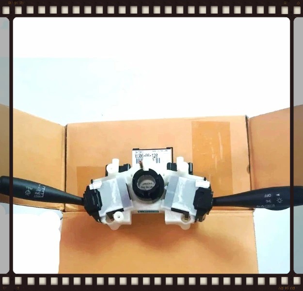 Cụm công tắc gạt mưa và pha cos Ford Everest 2007-2016