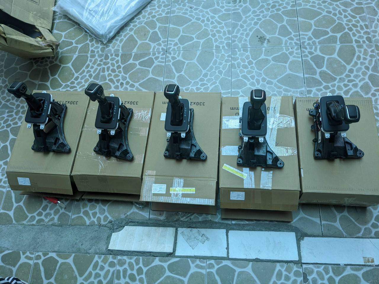 Cụm cần đi số Ford Ranger 2008-2018