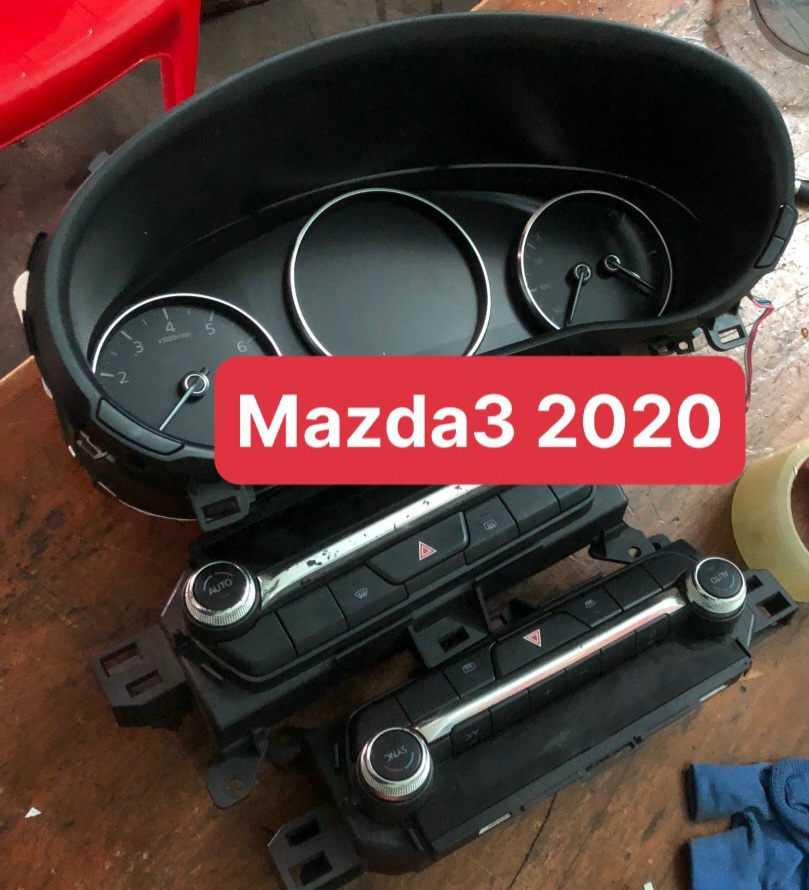 Bảng đồng hồ taplo xe Mazda 3 2020