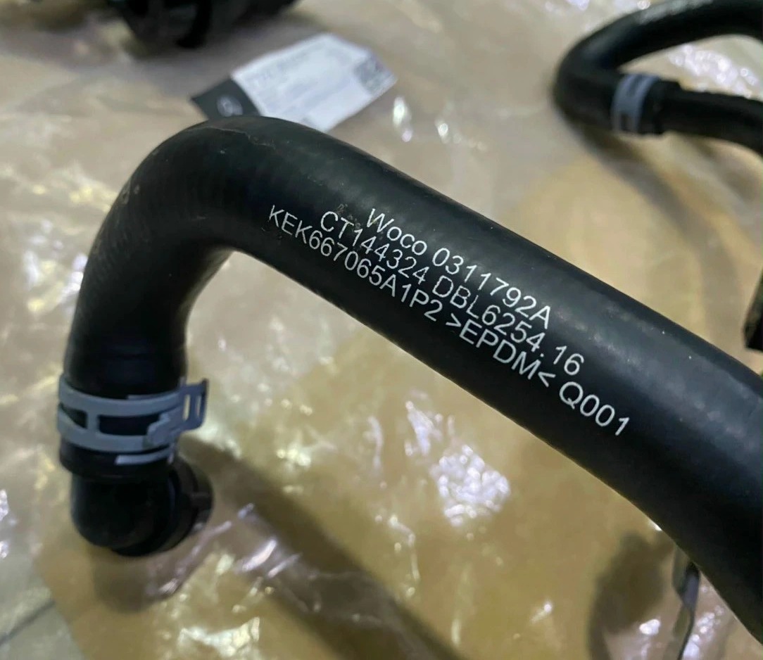 Cụm van nước nóng giàn sưởi xe Mercedes E180 2013-2016