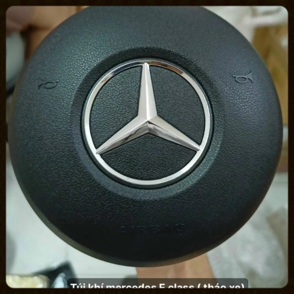 Túi khí vô lăng xe Mercedes E300 2020-2023
