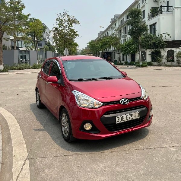 Hyundai I10 Hatchback màu đỏ 2016 biển Hà Nội