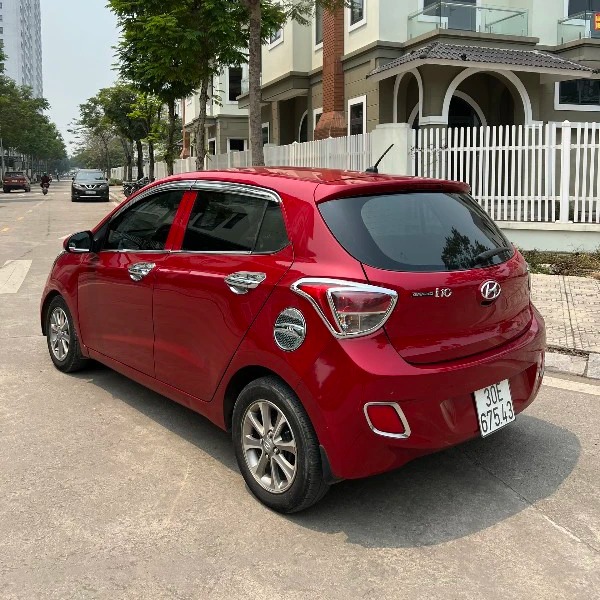 Hyundai I10 Hatchback màu đỏ 2016 biển Hà Nội