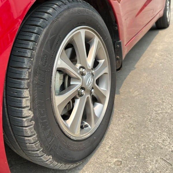 Hyundai I10 Hatchback màu đỏ 2016 biển Hà Nội