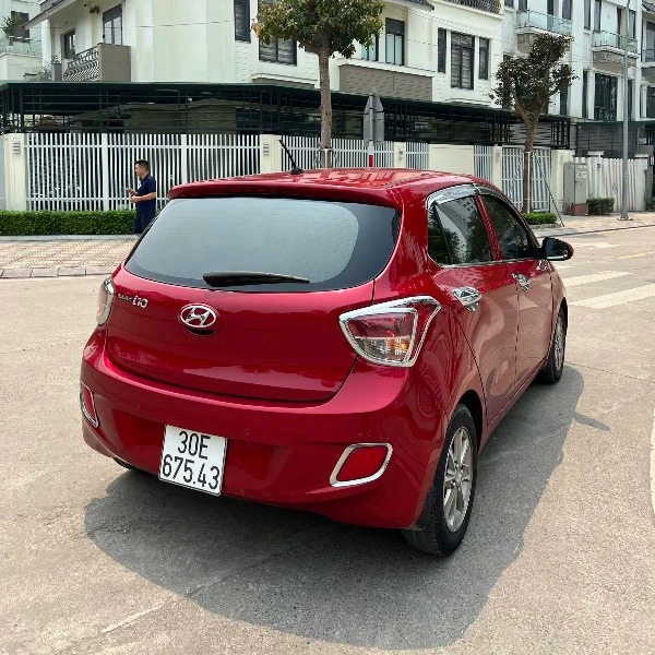 Hyundai I10 Hatchback màu đỏ 2016 biển Hà Nội