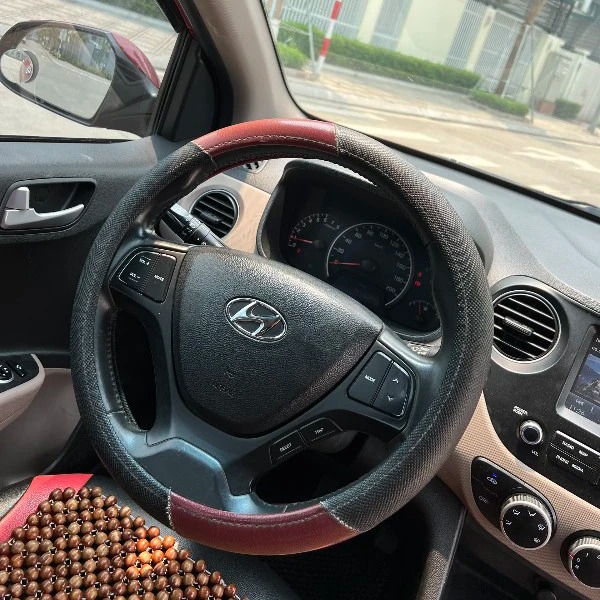 Hyundai I10 Hatchback màu đỏ 2016 biển Hà Nội