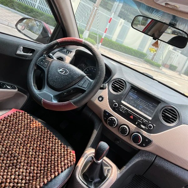 Hyundai I10 Hatchback màu đỏ 2016 biển Hà Nội