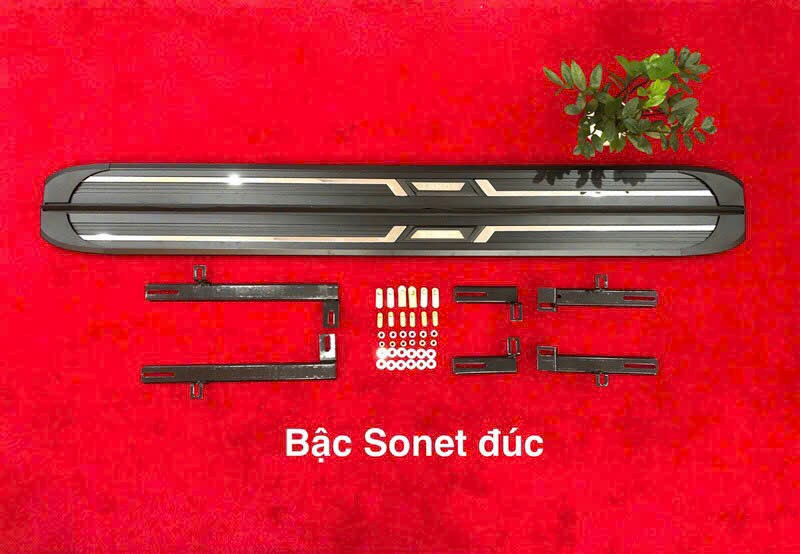 Bậc lên xuống Kia Sonet