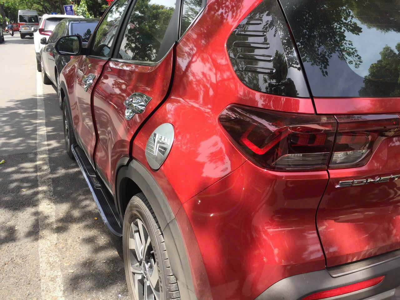 Bậc lên xuống Kia Sonet