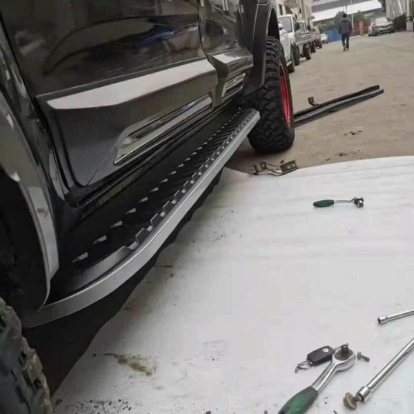 BẬC LÊN XUỐNG FORD RANGER 2016,2017,2018,2019,2020 MÃ SS001