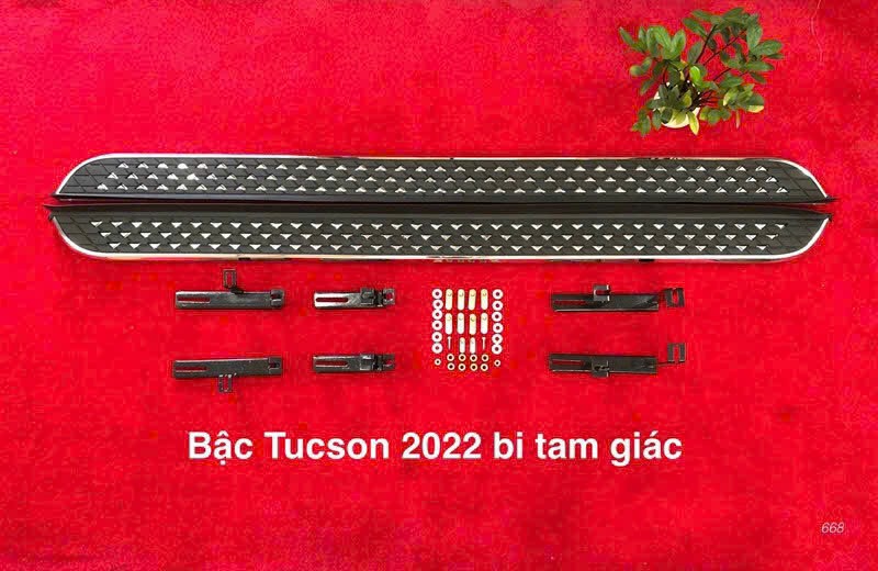 BẬC LÊN XUỐNG HYUNDAI TUCSON 2022, 2023