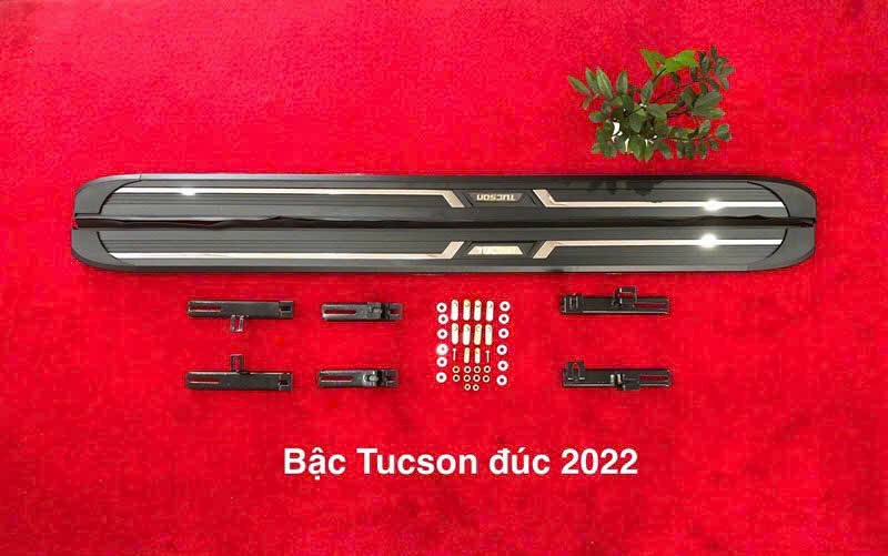 BẬC LÊN XUỐNG HYUNDAI TUCSON 2022, 2023