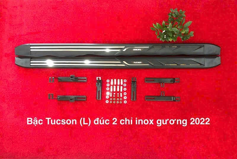 BẬC LÊN XUỐNG HYUNDAI TUCSON 2022, 2023