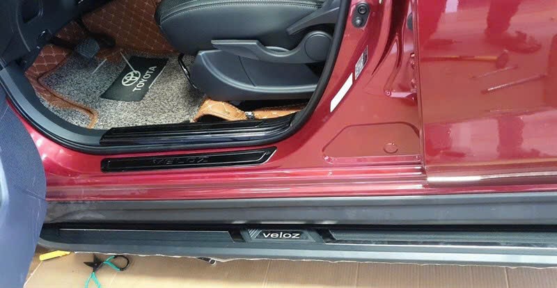 BẬC LÊN XUỐNG TOYOTA VELOZ CROSS 2022, 2023