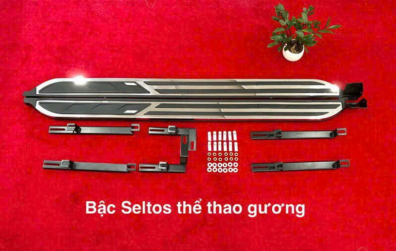 Bậc lên xuống Kia Seltos
