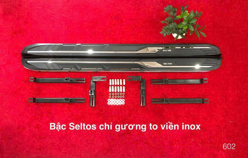 Bậc lên xuống Kia Seltos