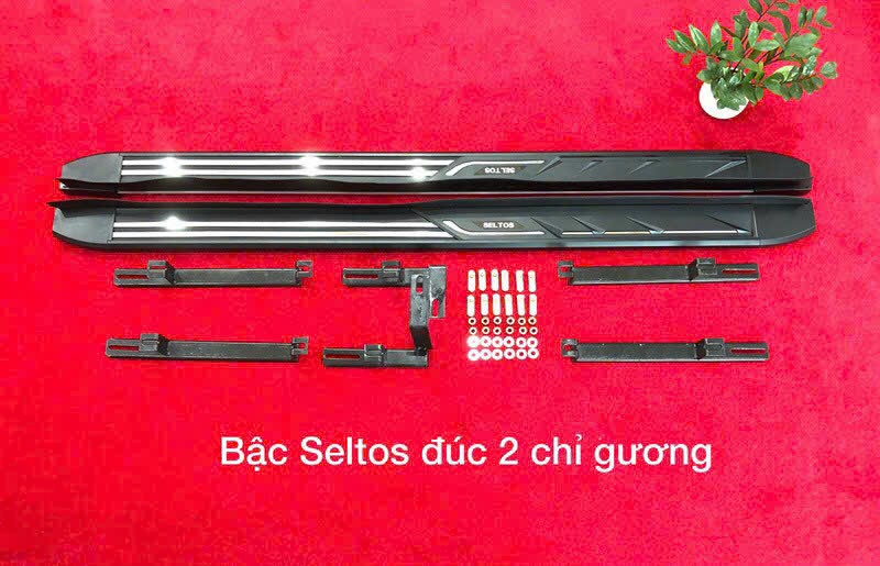 Bậc lên xuống Kia Seltos
