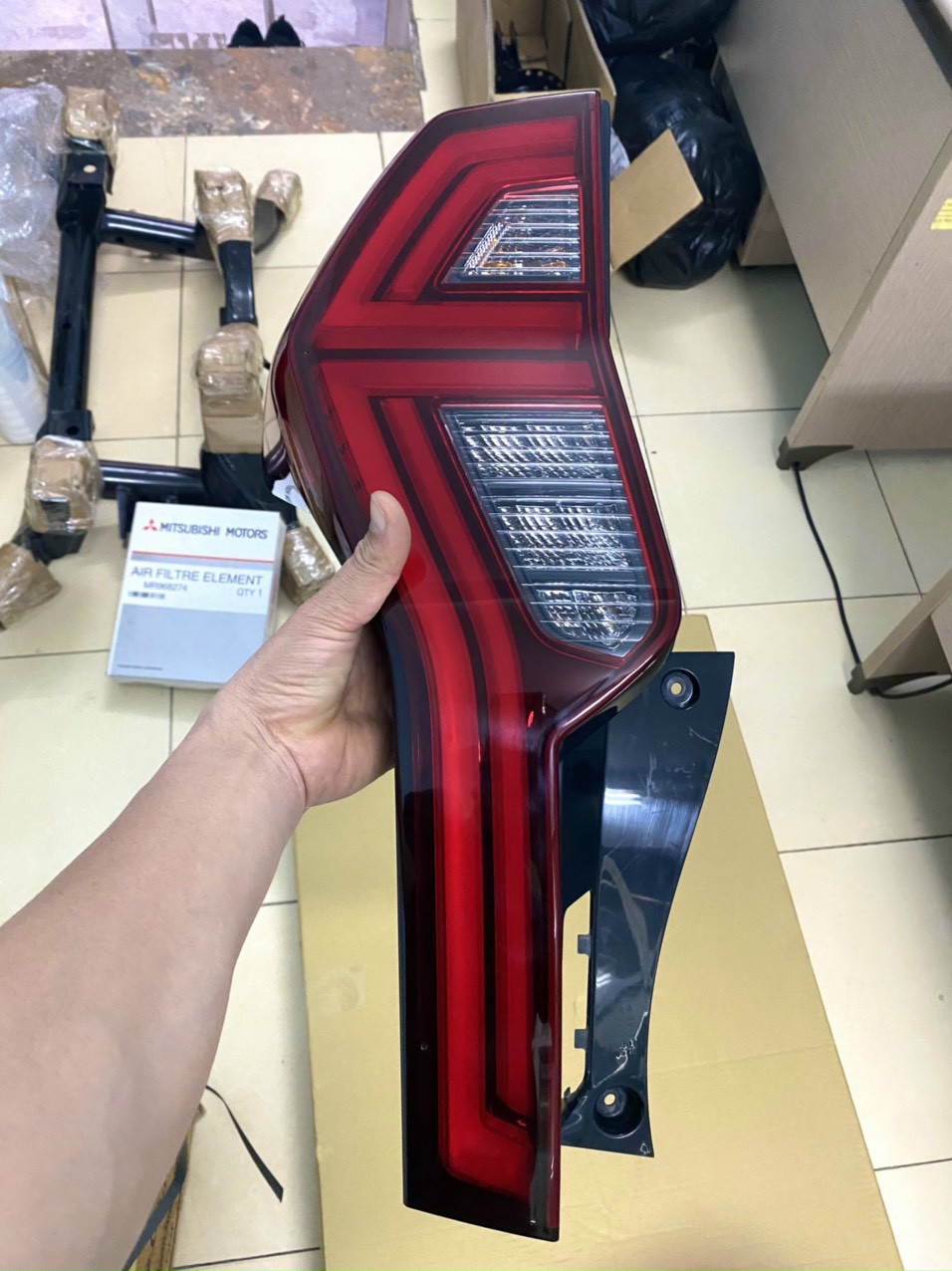 Đèn hậu led Mitsubishi Pajero Sport