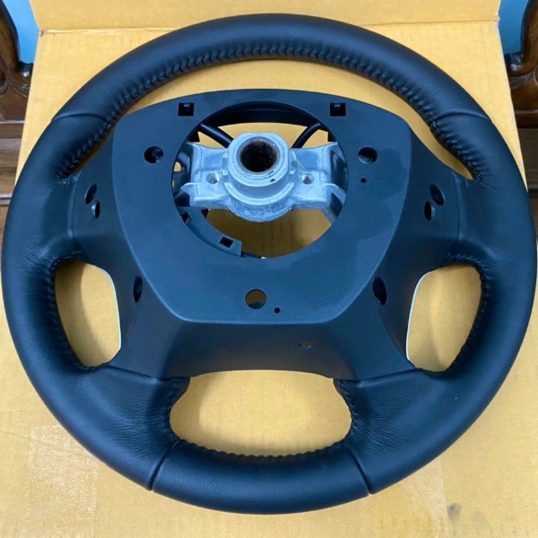 Vô lăng Mitsubishi Triton 2018 - 2023 Mã 4400B212XA