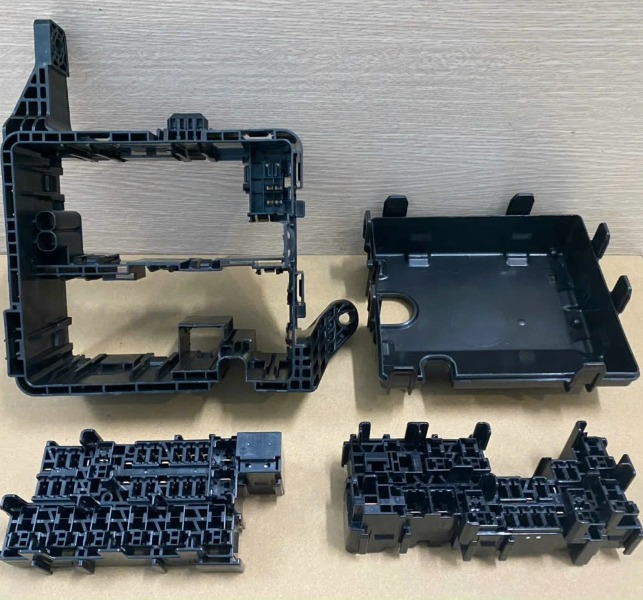 Vỏ hộp cầu chì Mitsubishi Xpander 2019-2023 Mã 8565A475