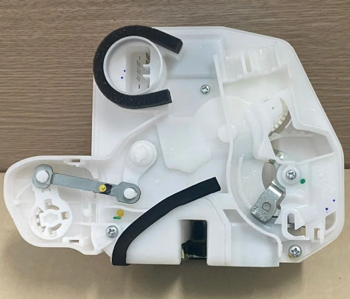 KHÓA NGẬM TRƯỚC XE MITSUBISHI TRITON 2016-2022