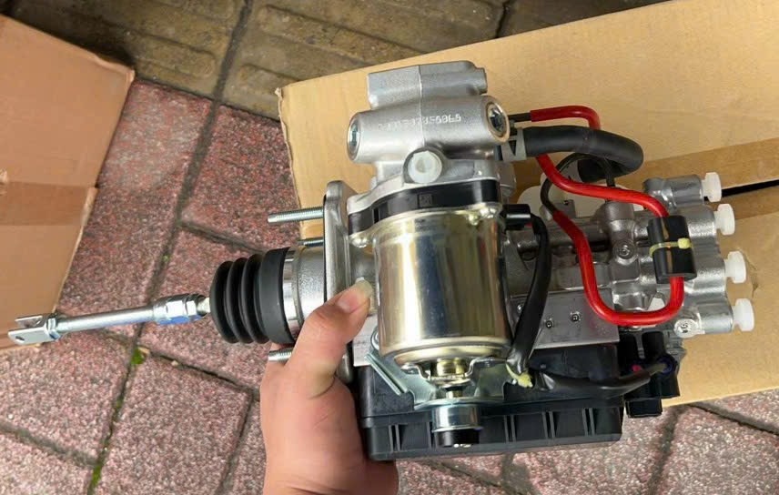 Cụm tổng phanh Lexus GX460 2013-2016 Mã 47050-60570