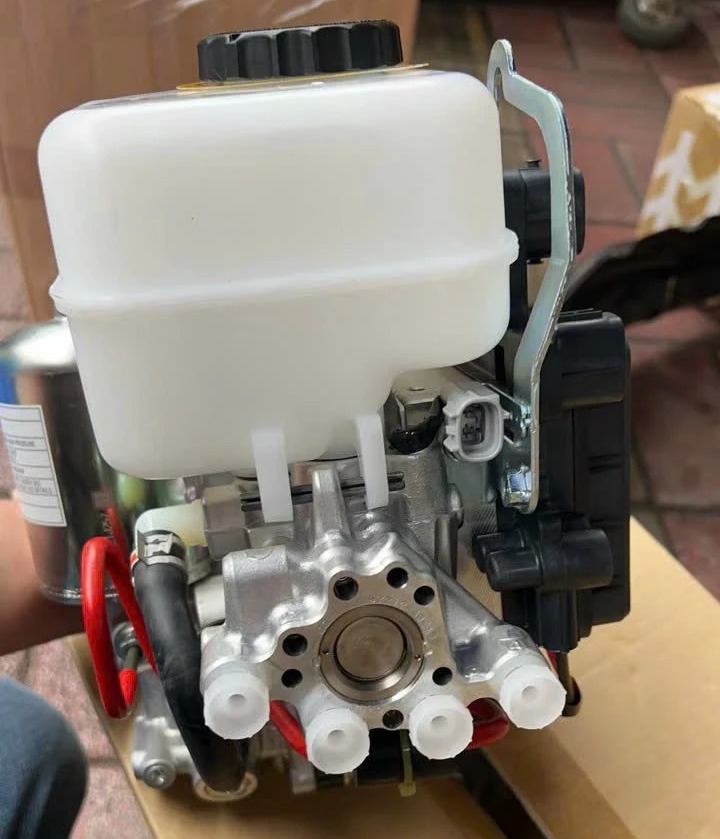 Cụm tổng phanh Lexus GX460 2013-2016 Mã 47050-60570