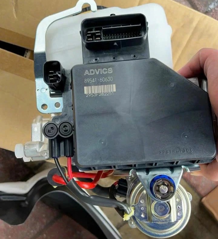 Cụm tổng phanh Lexus GX460 2013-2016 Mã 47050-60570