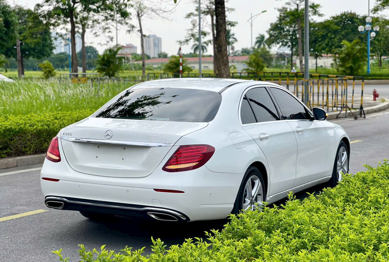 Mercedes E250 2017 Màu Trắng