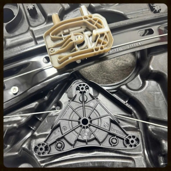 Cơ cấu nâng hạ kính trước trái BMW M5 2018-2023 Mã 51337487995