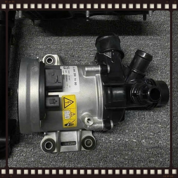Bơm nước Mercedes GLS450 2019-2025 Mã A2562001400