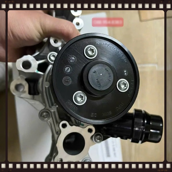 Bơm nước BMW X6 2019-2025 Mã 11518666807