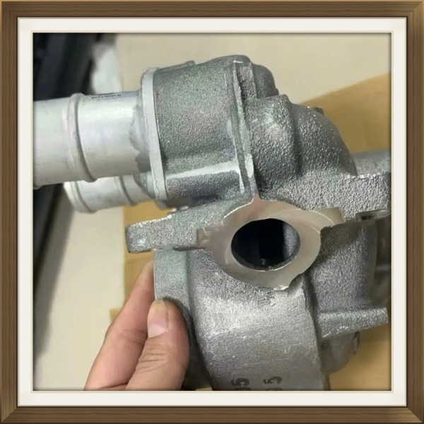 Bơm nước Porsche Macan 2015-2018 Mã 94610608031